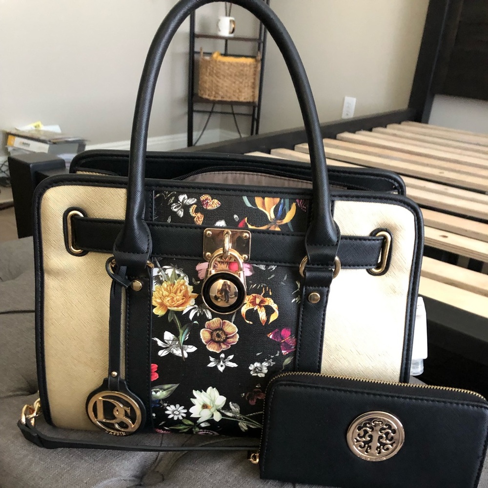 Purse and Wallet